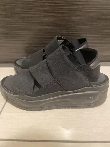 Y-3 RIVALRY SANDAL