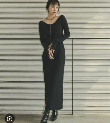 AIC 백 오픈 롱 원피스 블랙