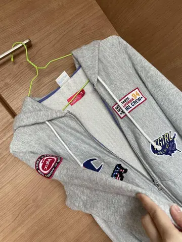 Xgirl x Champion 콜라보 후드티