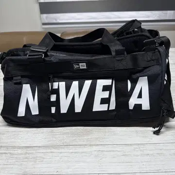 NEW ERA 블랙 더플백