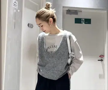 새상품 CIAOPANIC TYPY 깊은 U넥 라메 니트 베스트 그레이