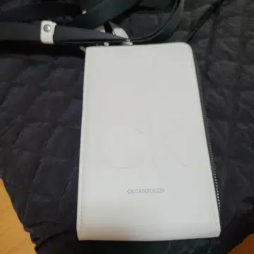 CK CALVIN KLEIN 스마트폰 숄더백