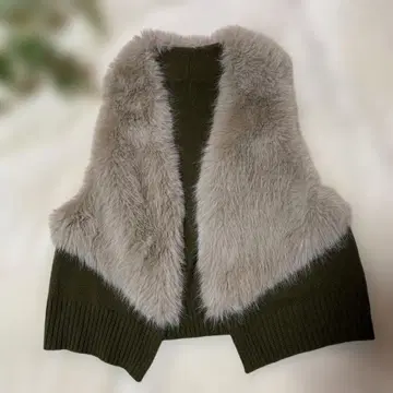 올리브 그린 퍼 베스트