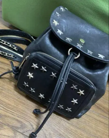 지미추 스타 스터드 가죽 백팩
