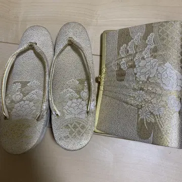 골드 꽃무늬 일본 의류 신발