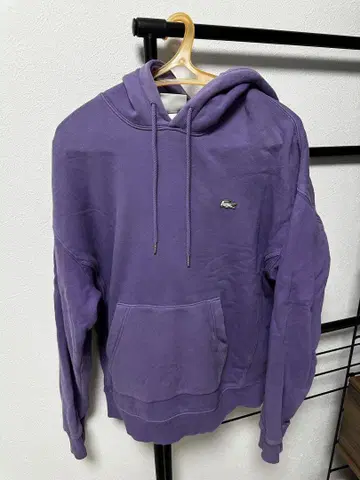 Lacoste 후드 부착 후드티 보라색