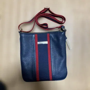 Tommy 숄더백 네이비 컬러