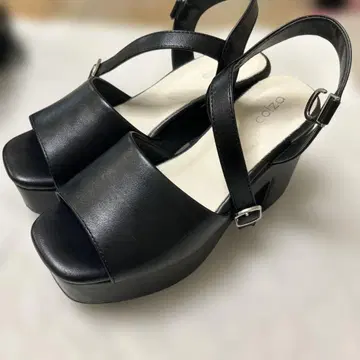 블랙 플랫폼 샌들 S 사이즈