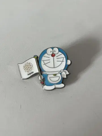 오사카 만박 일본관 한정판 도라에몽 핀 배지