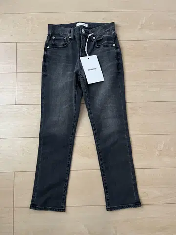 새상품 [ CLASSY. 6월호 게재 ] 23구 DENIM 보이핏 팬츠