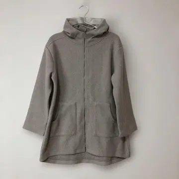 [미사용 새상품] 후드 부착 그레이 계열 베이지 플리스 자켓 택 포함