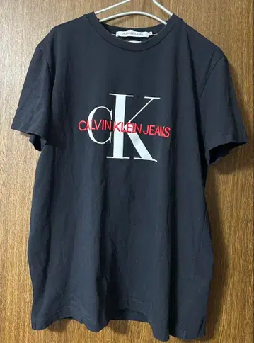 Calvin Klein Jeans 블랙 T셔츠