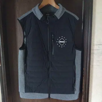 FCRB TECH SWEAT HYBRID VEST 새상품급
