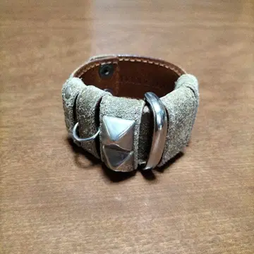 nonnative 스웨이드 스터드 팔찌