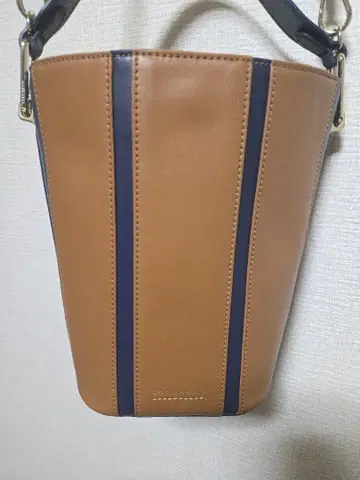 COCCINELLE 숄더백 이탈리아 가죽