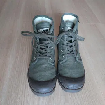PALLADIUM 올리브 그린 하이컷 스니커즈