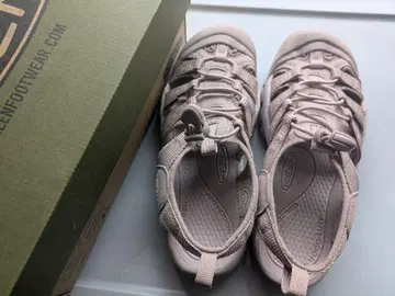 KEEN NEWPORT H2 W 모노크롬/폰 US7
