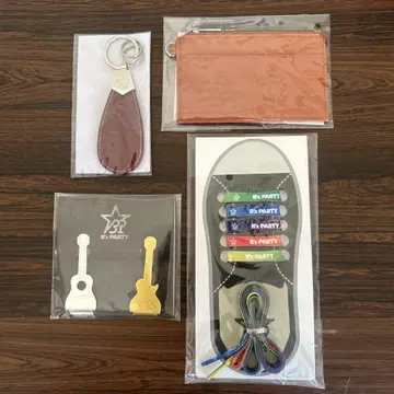 B'z 계속 기념품 4점 세트
