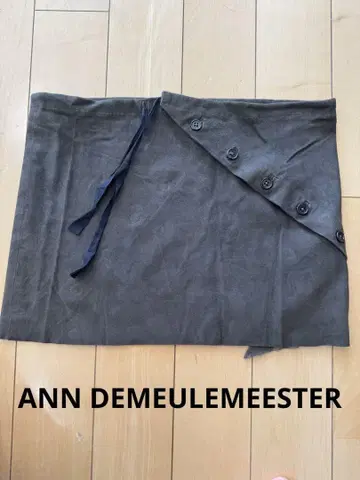 ANN DEMEULEMEESTER 스웨이드 미니 스커트