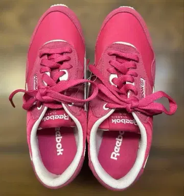 Reebok 클래식 스니커즈 핑크