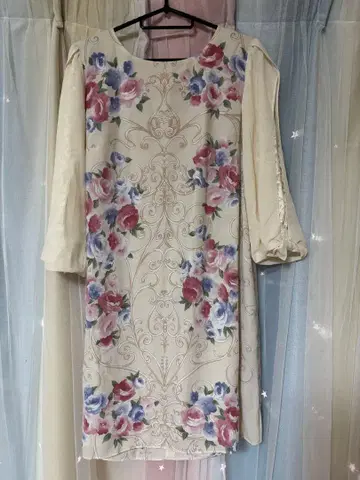 Rose Tiara 꽃무늬 7부 소매 원피스