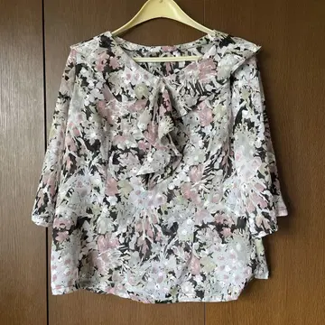 조젯 꽃무늬 프릴 7부 소매 블라우스