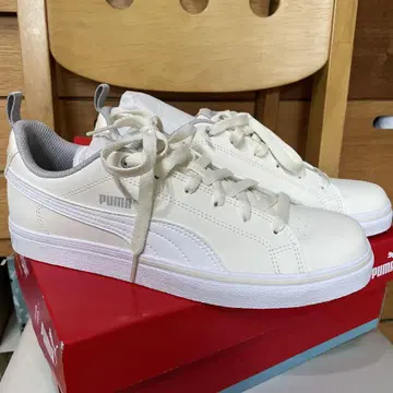 PUMA 화이트 스니커즈 SOFTFOAM+