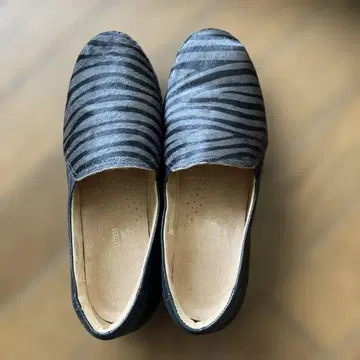 제브라 패턴 플랫슈즈 24cm