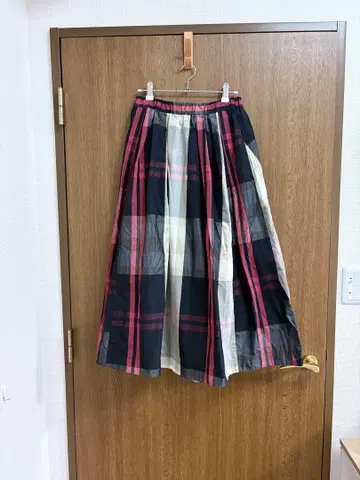 피올 피올레 체크 무늬 롱 스커트 38 사이즈