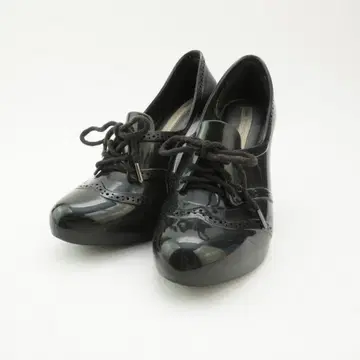 멜리사 22.5 펌프스 레이스업 윙 칩 블랙/RC98