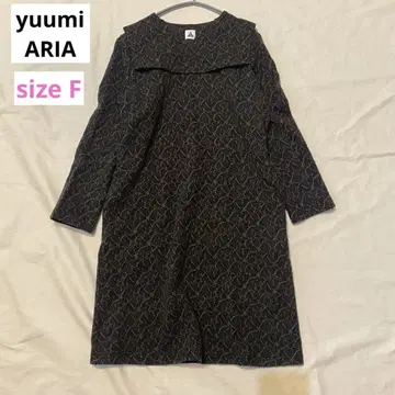 유미아리아 별 패턴 자카드 원피스 세일러 카라 블랙 카키