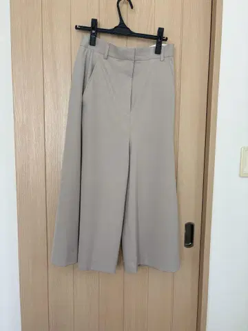 Morris & Sons 베이지 큐롯 팬츠