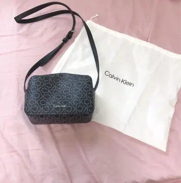 Calvin Klein 숄더백 블랙