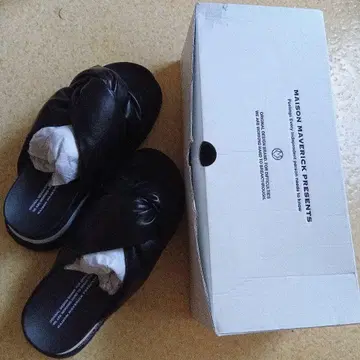 새상품 MAISON MAVERICK 블랙 샌들