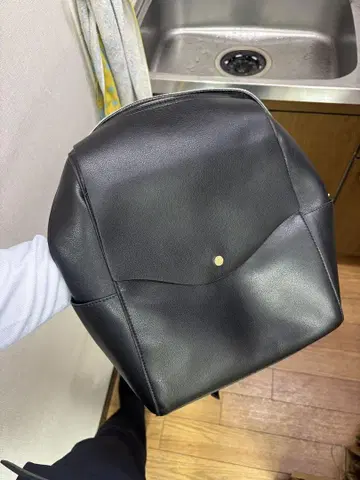 레가토 라르고 가벼운 가방 세로형 백팩 블랙