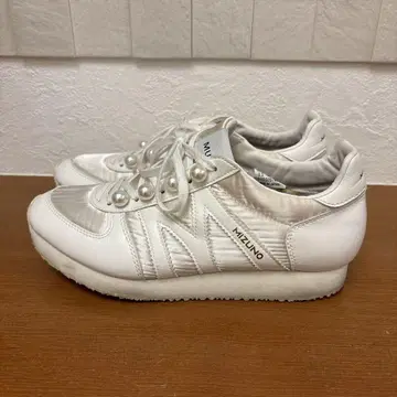 MUVEIL x MIZUNO 진주 장식 스니커즈 24.5cm 1회 착용