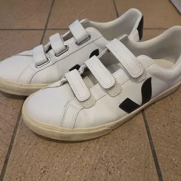 VEJA 화이트 27cm 3락