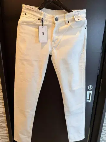 PT SWING 화이트 데님 팬츠