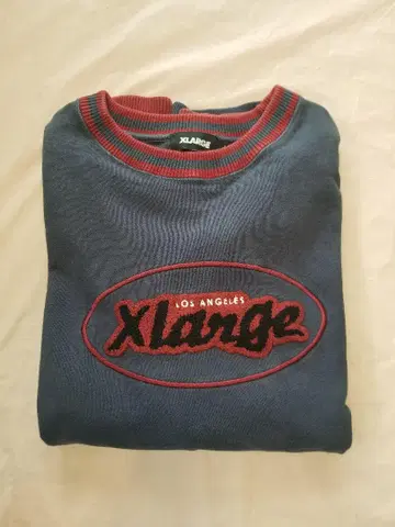 XLARGE 네이비/레드 자수 로고 트레이닝복
