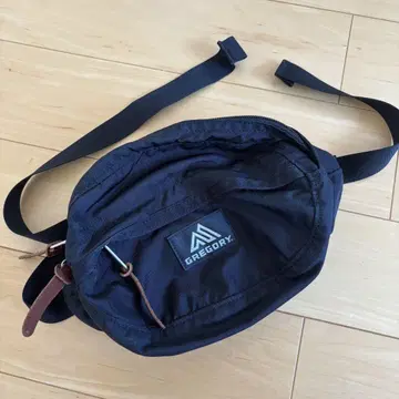 GREGORY 바디백 블랙