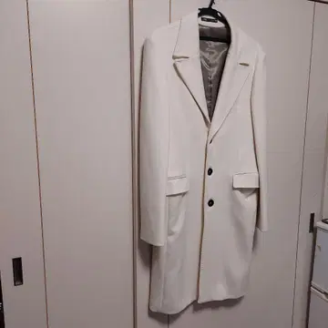 ZARA 화이트 체스터 코트