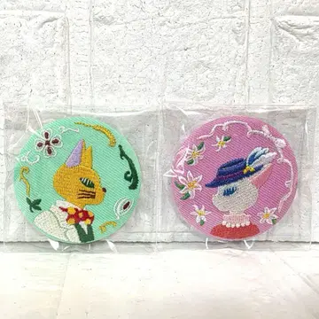 [ 귀를 기울이면 ] 자수 브로치 2개 세트 바론 루이즈 레어