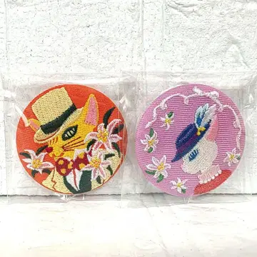 [ 귀를 기울이면 ] 자수 브로치 2개 세트 바론 루이즈 레어