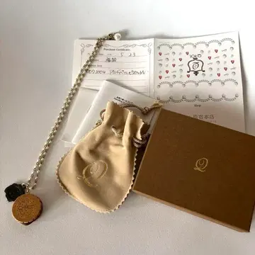 Q-pot. 목걸이 비스킷 모티브