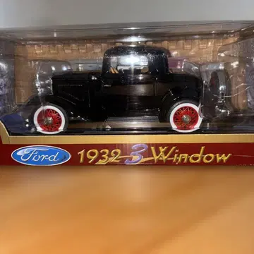 ROAD LEGENDS 1:18 1932 포드 3 윈도우