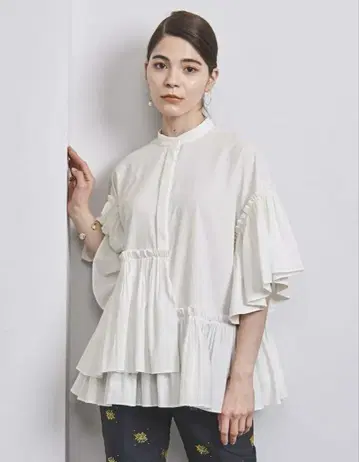 유나이티드 애로우즈 불규칙 프릴 블라우스 셔츠 화이트
