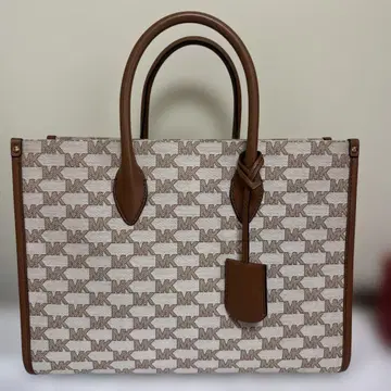 마이클코어스 A4 수납 토트백