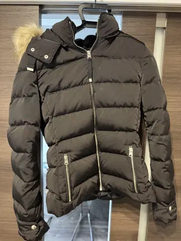 ZARA 블랙 퍼 달린 다운 자켓