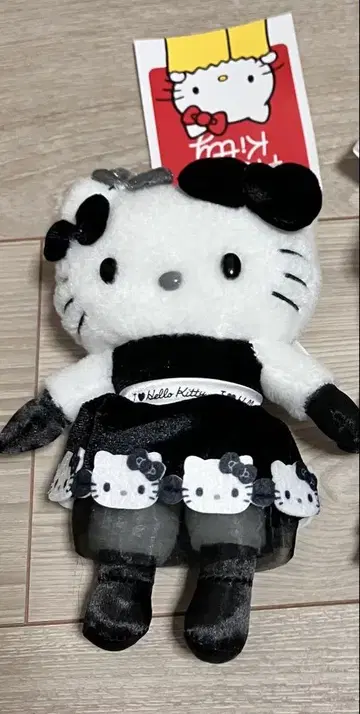 헬로키티전 모노톤 드레스 마스코트 홀더 1개 교토 한정판