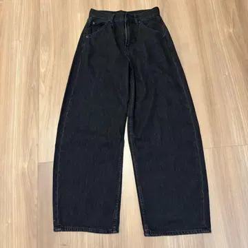 UNIQLO 배기 커브 청바지 (기장 짧음) 22